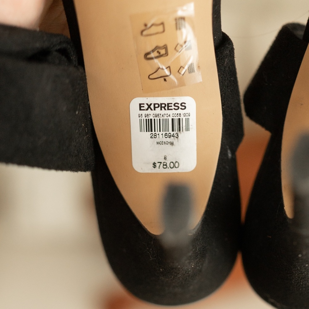Women’s Express Black Suede Bowtie Slip On Sandals size 8 - Picture 10 of 11